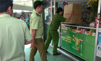 Phát hiện 8.000 khẩu trang y tế không có hóa đơn chứng từ