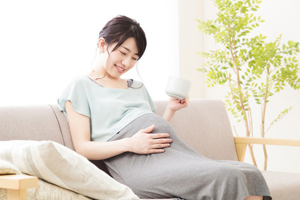 Mẹ bầu giữ tinh thần vui vẻ lạc quan sinh con khỏe mạnh thông minh  