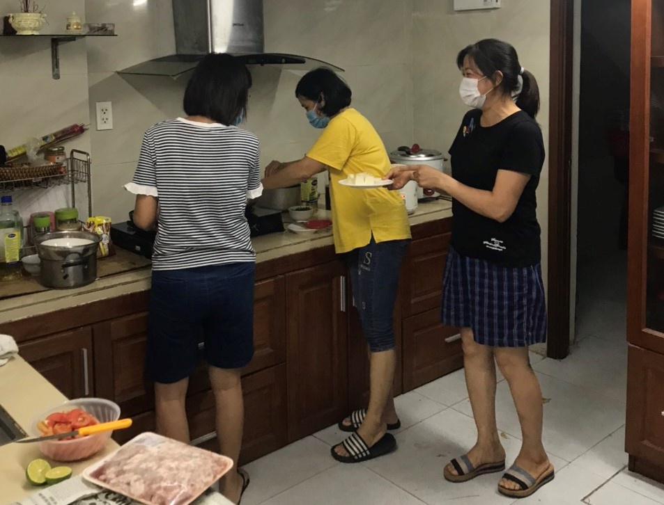 Đại gia đình 22 người mắc kẹt giữa tâm dịch Đà Nẵng - 2