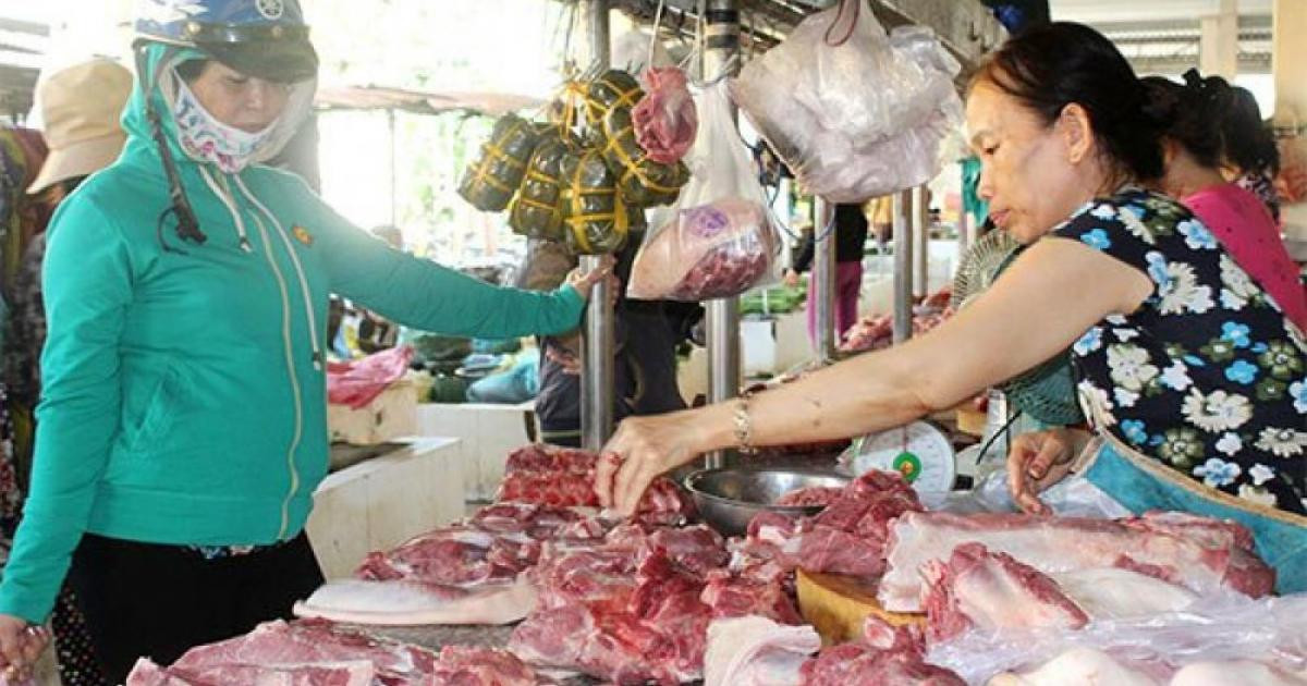 Giá thịt lợn trong nước vẫn cao, người tiêu dùng chuyển qua mua thịt lợn nhập khẩu
