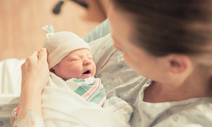Mách mẹ mẹo dân gian cực hay để trẻ sơ sinh dễ nuôi, chóng lớn