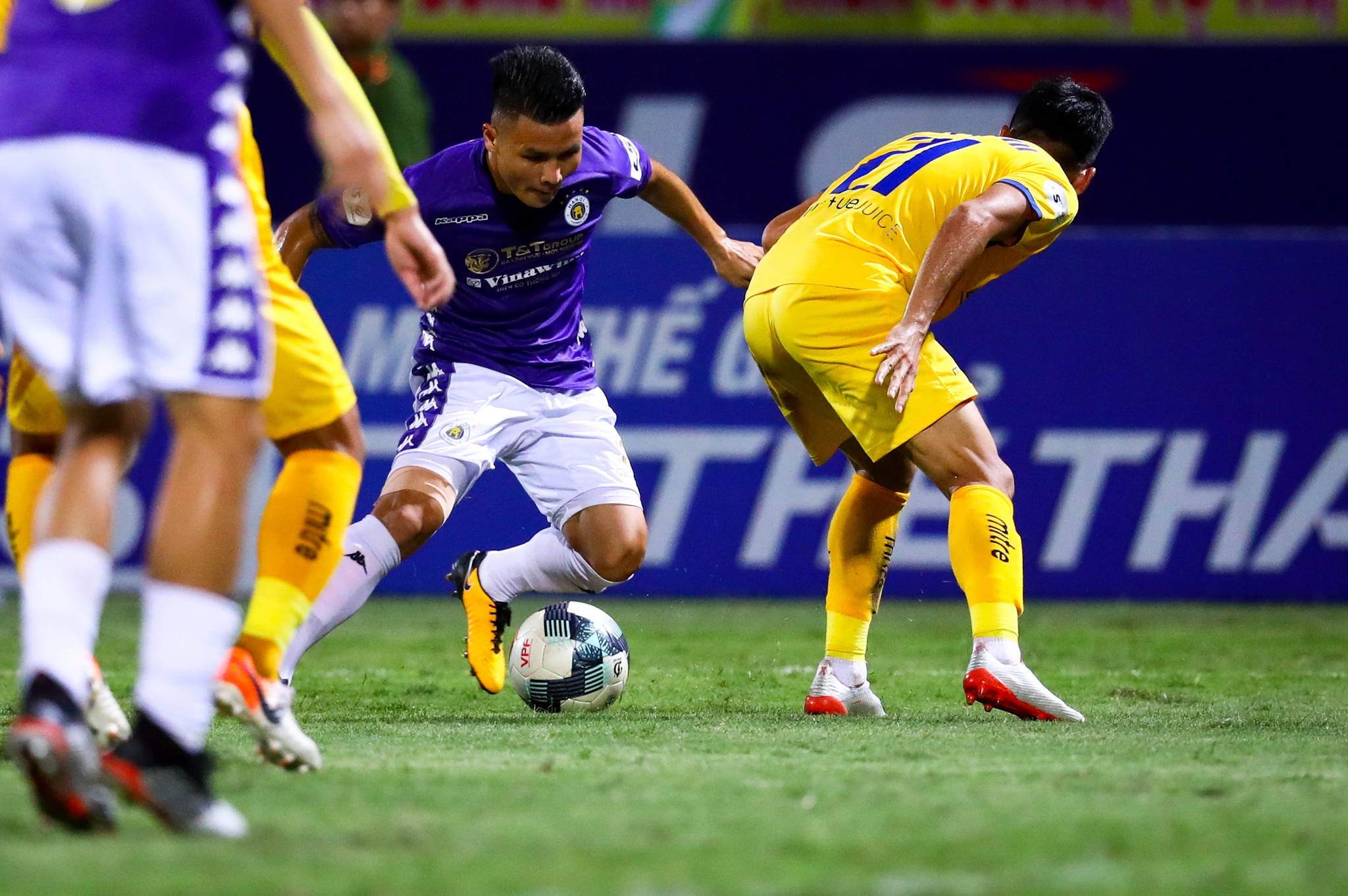 Văn Hậu sẽ giúp Hà Nội tiếp tục thống trị V-League? - 1 Văn Hậu sẽ giúp Hà Nội tiếp tục thống trị V-League? - 1