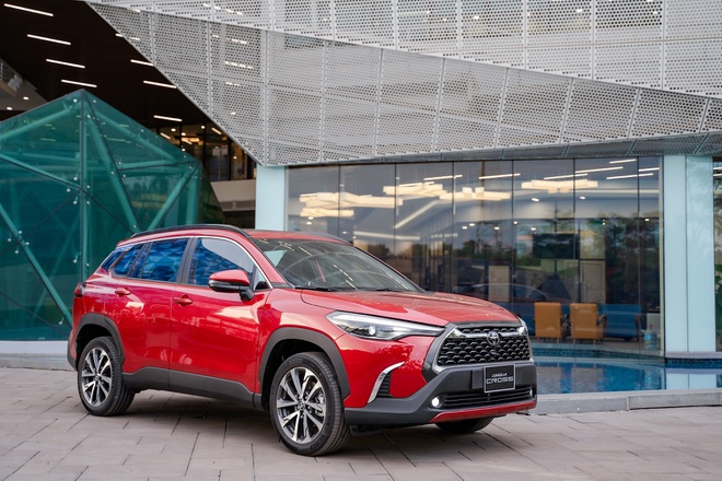 Toyota Corolla Cross có giá chênh 30-50 triệu tại nhiều đại lý