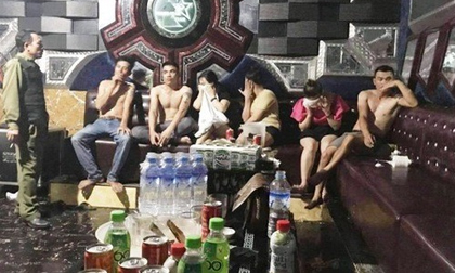 Xử lý 6 trai làng, gái quê tổ chức 'tiệc' ma túy tại quán karaoke