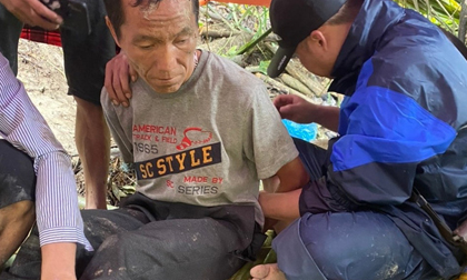 Bị 'đánh úp', trùm ma túy dùng súng, kiếm chống trả khiến 2 công an bị thương