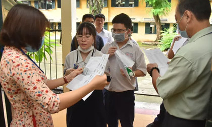 Thi tốt nghiệp THPT: Căng thẳng, âu lo bước vào môn thi ngữ văn
