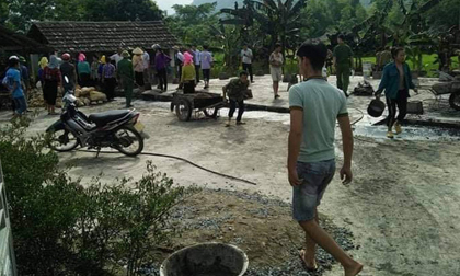 Nam thanh niên dùng bình ga châm lửa đốt nhà, sau đó được phát hiện tử vong dưới ao