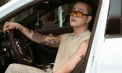Mặc kệ ồn ào tình ái với Nhật Kim Anh, TiTi 'đập hộp' xe sang giá gần 2 tỷ đồng