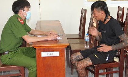 Giải cứu 2 mẹ con bị gã chồng xăm trổ nhốt, dí súng dọa giết