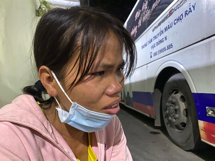 Người đàn ông mang rắn hổ mang đến bệnh viện sau khi bị cắn: Tình hình sức khỏe diễn biến phức tạp - 1