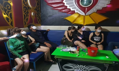 Giữa cơn bão Covid, Quảng Nam phát hiện nhóm người dùng ma túy trong quán Karaoke