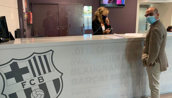 Chủ tịch Barcelona phản đòn đầy bất ngờ, Messi bị dồn vào chân tường - Ảnh 3.