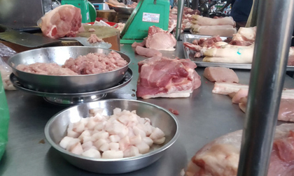 Thịt heo sỉ 100.000 đồng/kg, bà nội trợ vẫn phải mua lẻ gần 200.000 đồng/kg