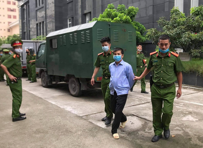 Kẻ giết vợ, chặt xác phi tang xuống sông Đuống kêu oan nói bị ép cung nên ông ta phải khai để tránh bị đánh - Ảnh 1. Kẻ giết vợ, chặt xác phi tang xuống sông Đuống kêu oan nói bị ép cung nên ông ta phải khai để tránh bị đánh - Ảnh 1.
