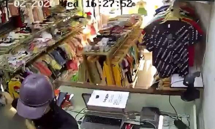 Thanh niên vào shop đồ trẻ em ở Thủ Đức táo tợn đâm nhân viên, cướp tài sản