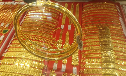Giá vàng hôm nay 3-9: Lại lao xuống dốc