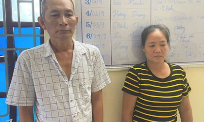 Cặp vợ chồng giang hồ đi tù về hành nghề buôn ma túy, thủ súng, dao kiếm trong nhà