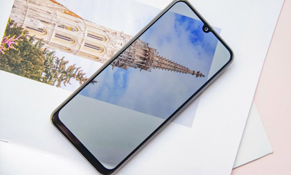 Những smartphone giá rẻ có màn hình lớn, pin khỏe
