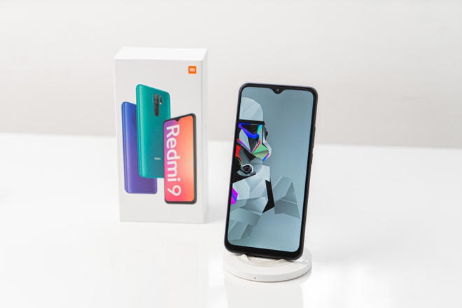 Những smartphone giá rẻ có màn hình lớn, pin khỏe - 2
