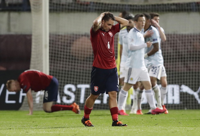 Filip Nguyễn dự bị trong trận thua 1-2 của CH Czech - 1