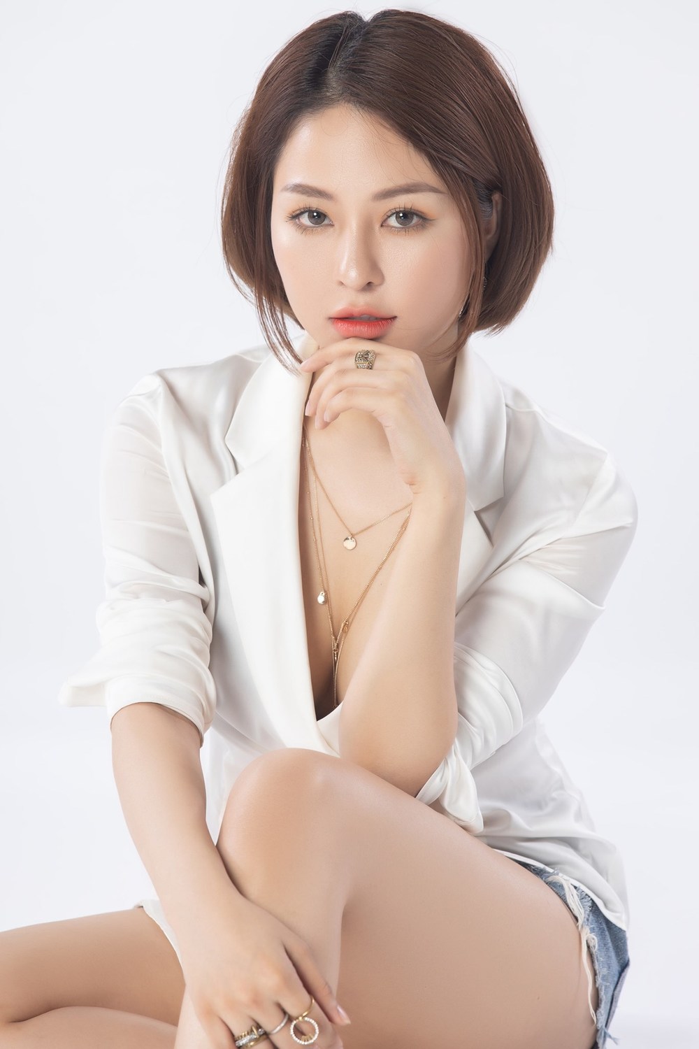 Hot girl Trâm Anh khoe vẻ đẹp sexy, mơn mởn trong bộ ảnh mới