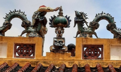 Bắt nghi can trộm trái châu gần 100 tuổi tại Lăng Ông - Bà Chiểu