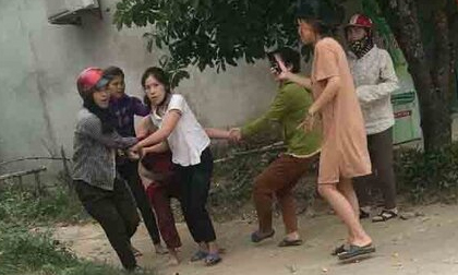 Điều tra nhóm đối tượng lao vào đánh hội đồng một phụ nữ đến chấn thương sọ não