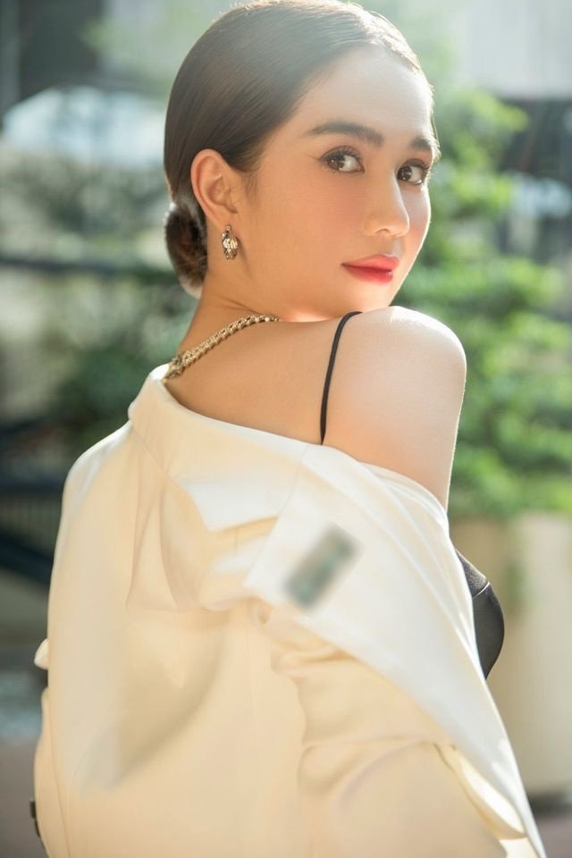 ngoc-trinh-dang-dan-chi-trich-antifan 2