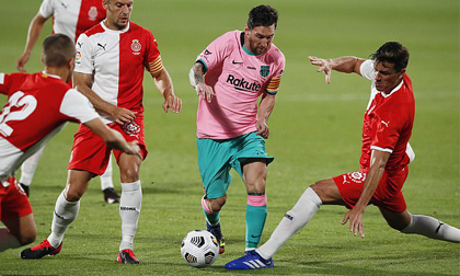 Messi lập siêu phẩm ngày tái xuất, Barcelona thắng tưng bừng Girona