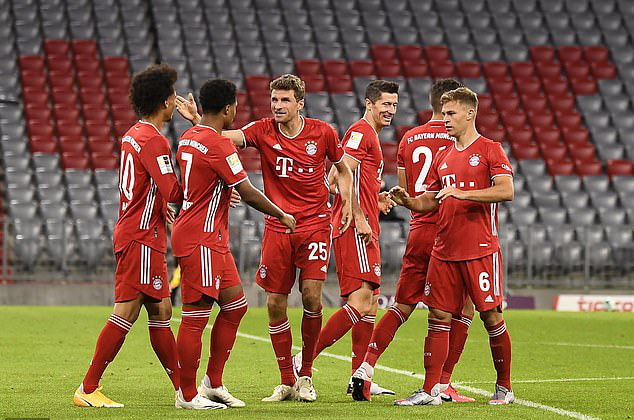 Khai mạc Bundesliga, Bayern Munich vùi dập Schalke 04 không lối thoát - Ảnh 4.