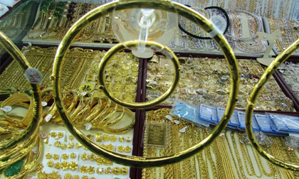 Giá vàng hôm nay 21-9: Vàng SJC bật tăng theo giá thế giới