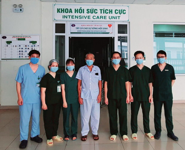 Bệnh nhân Covid-19 nặng nhất miền Bắc được công bố khỏi bệnh: 'Các bác sĩ đã sinh ra tôi lần thứ 2' - 1