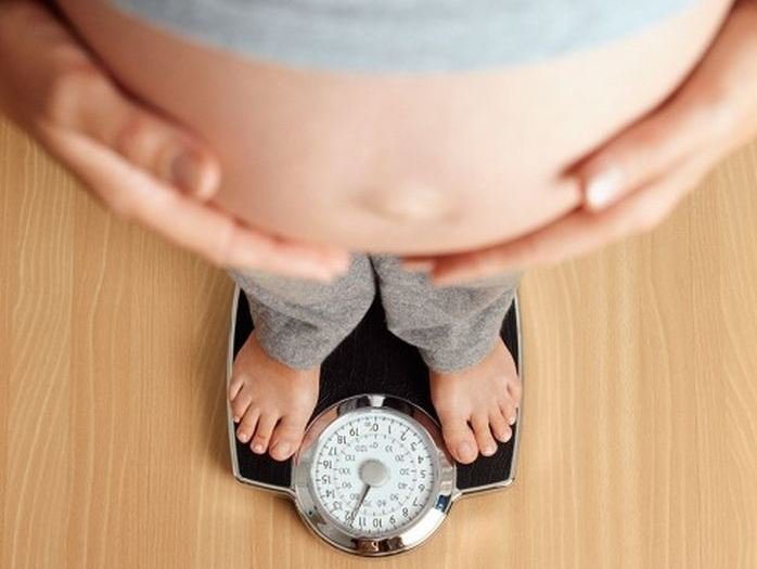 Thai nhi quá lớn mẹ bầu nên lựa chọn phương pháp sinh mổ