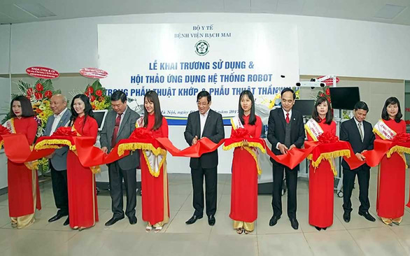 Vụ bắt cựu Giám đốc BV Bạch Mai Nguyễn Quốc Anh: Chiêu câu kết, thổi giá chiếm đoạt hơn 10 tỷ đồng của bệnh nhân - Ảnh 2.