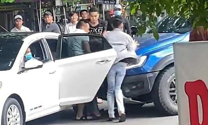Nhóm thanh niên 'bắt cóc' người giữa đường, đập phá ô tô ở Sài Gòn bị bắt