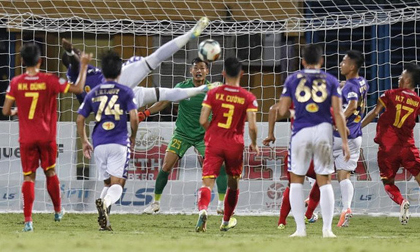 Thế lực của bầu Đệ gây bất ngờ lớn, làm Hà Nội FC “hú hồn” sau cuộc chiến nghẹt thở