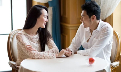 Muốn biết đàn ông bên cạnh mình có tử tế, chung thủy hay không có 5 dấu hiệu phụ nữ đừng ngó lơ