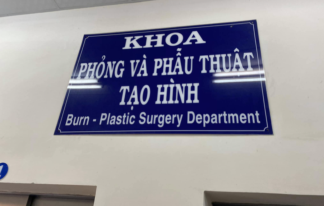Thiếu nữ bị bạn trai tưới xăng thiêu sống trong vườn cao su ở Bình Dương đã tử vong Thiếu nữ bị bạn trai tưới xăng thiêu sống trong vườn cao su ở Bình Dương đã tử vong