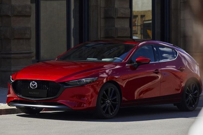 10 mẫu ô tô an toàn nhất thế giới năm 2020, Camry và Mazda tiến bộ bất ngờ - 1