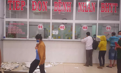 Sập trần bệnh viện ngàn tỉ, bệnh nhân một phen hú vía