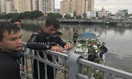 Tìm thấy thi thể người nhảy cầu Nguyễn Văn Cừ