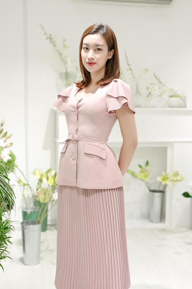 Hoa hậu Đỗ Mỹ Linh hé lộ tổng số tiền tích cóp được sau 4 năm đăng quang Hoa hậu VN - Ảnh 4. Hoa hậu Đỗ Mỹ Linh hé lộ tổng số tiền tích cóp được sau 4 năm đăng quang Hoa hậu VN - Ảnh 4.