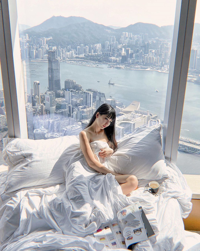 Gái đẹp Việt làm tiếp viên tại hãng hàng không đắt giá nhất hành tinh: Lương hơn 1 tỷ/năm, từng đặt chân đến 76 quốc gia - 16 Gái đẹp Việt làm tiếp viên tại hãng hàng không đắt giá nhất hành tinh: Lương hơn 1 tỷ/năm, từng đặt chân đến 76 quốc gia - 16