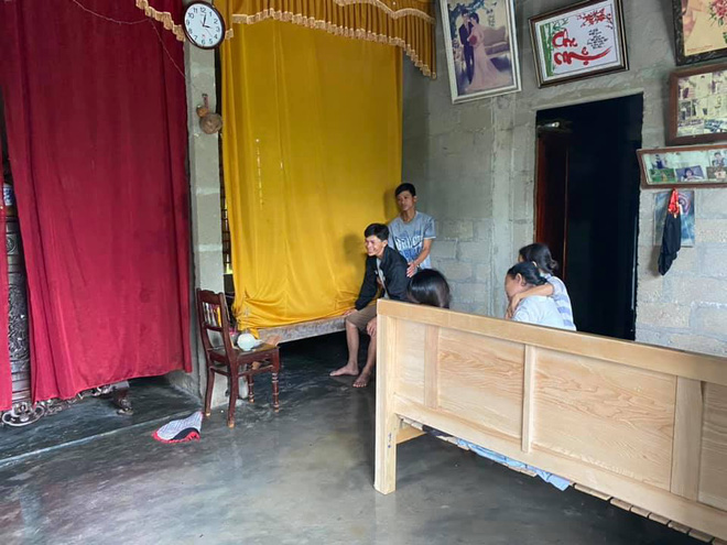 Nhân chứng đau đớn kể lại giây phút chứng kiến sản phụ bị lật ghe khi đến bệnh viện sinh con - Ảnh 1.