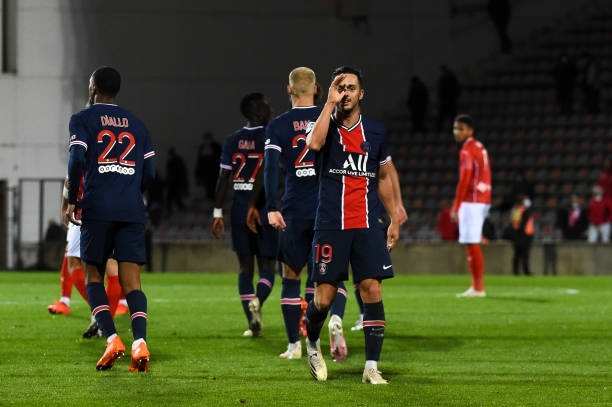 Mbappe rực sáng với cú đúp, PSG lên đầu bảng Ligue 1 - 1