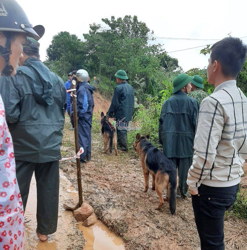 Sạt lở đất, vùi lấp hơn 20 cán bộ, chiến sĩ của sư đoàn 337 - 3