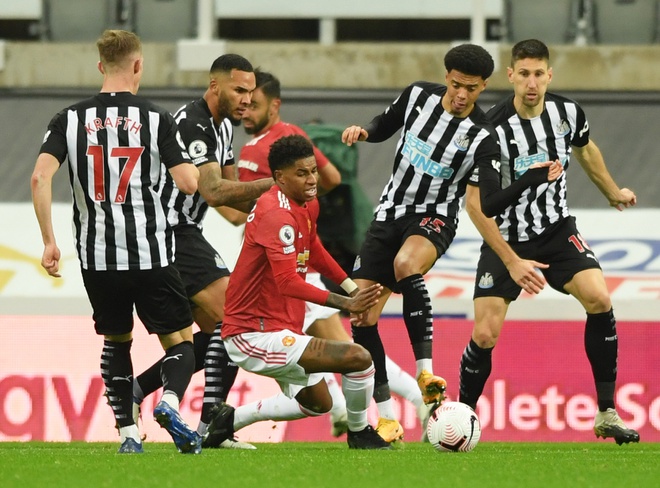 MU thắng ngược Newcastle 4-1 - 1