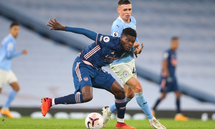 Thomas Partey ra mắt trong trận thua Man City