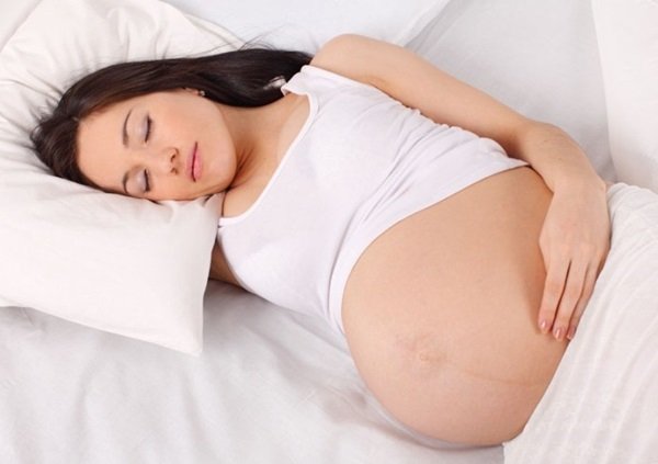 Mẹ buồn ngủ bụng tụt xuống sắp sinh