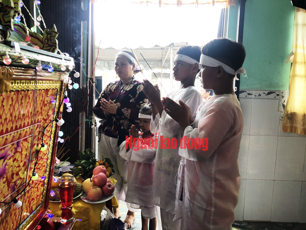 Tiếng khóc xé lòng tại đám tang tiểu thương chết vì cứu người dưới cống